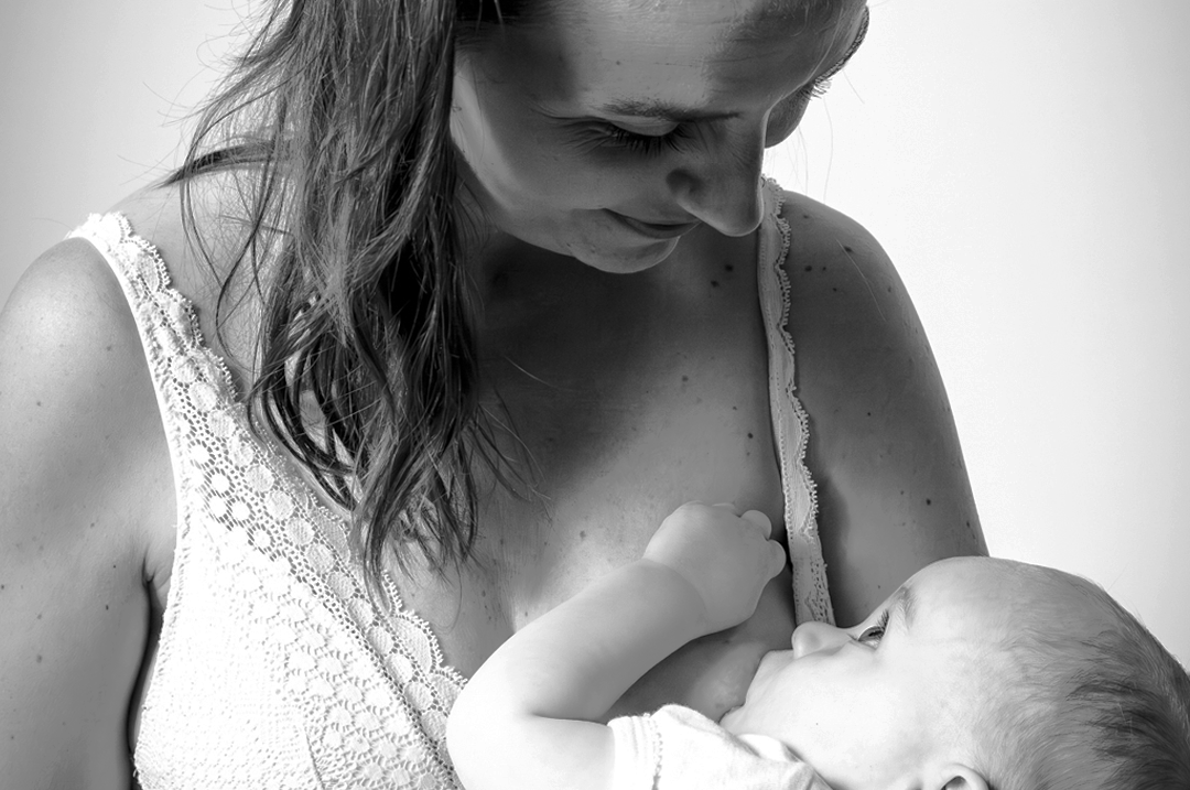 BoobStory Laura : allaiter entre doutes, téterelles, DAL et persévérance.